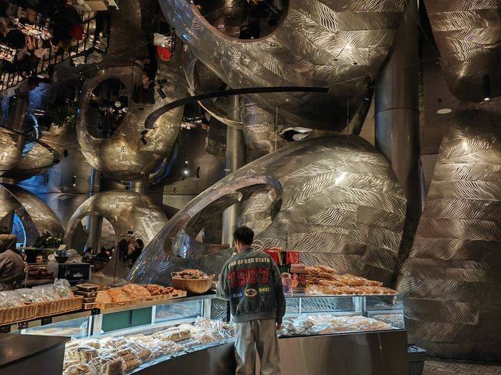 店:市井烟火里的经济韧性爱游戏(ayx)年关探(图4) 店:市井烟火里的经济韧性爱游戏(ayx)年关探(图4)